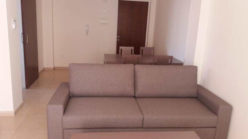 202 Mandritis Court Daire Larnaca Dış mekan fotoğraf